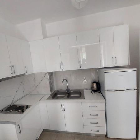 Redsun Apartment Vlorë Екстериор снимка