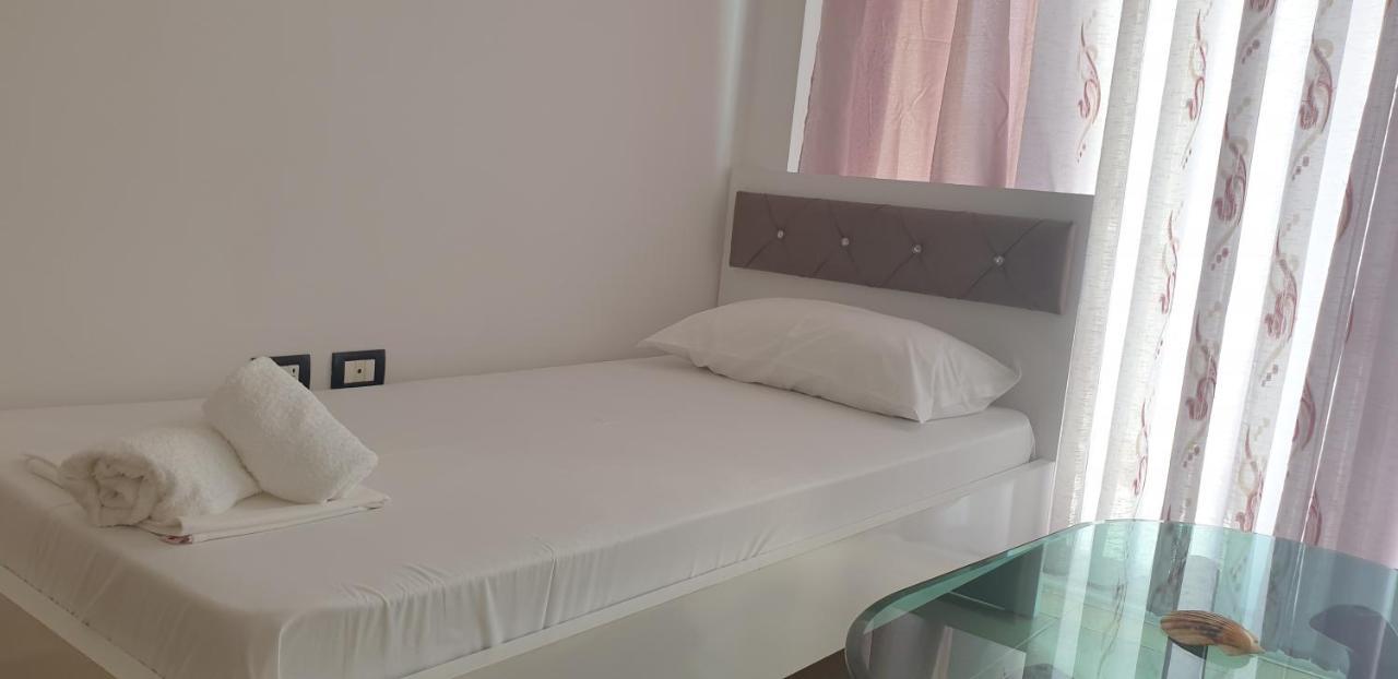 Redsun Apartment Vlorë Екстериор снимка