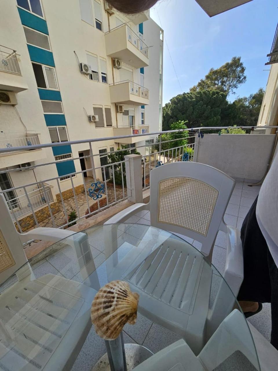 Redsun Apartment Vlorë Екстериор снимка