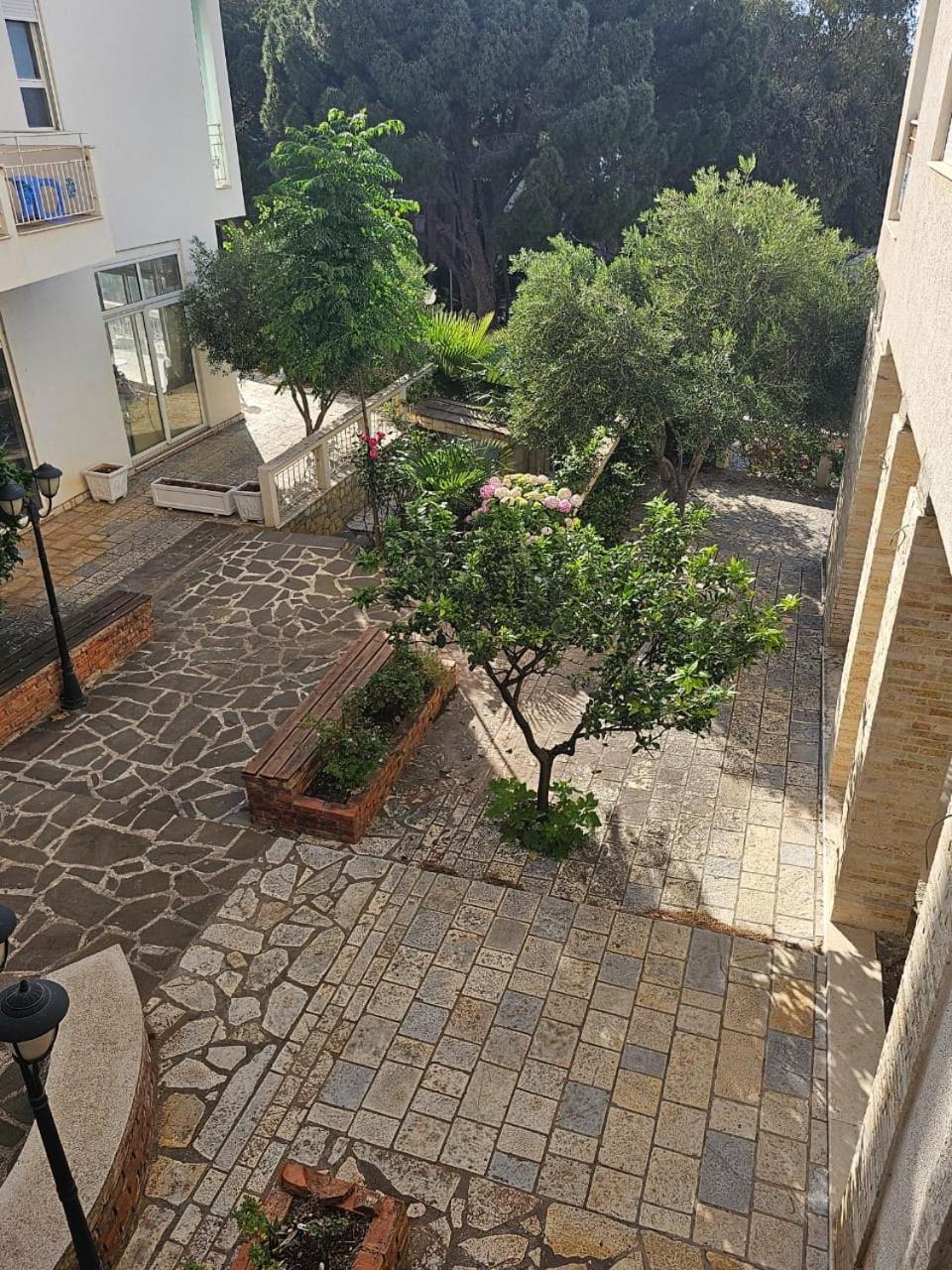 Redsun Apartment Vlorë Екстериор снимка
